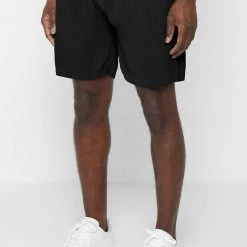 Man Shorts Pleated Shorts - Black