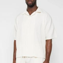 Man Shirts Pleated Shirt - Cream