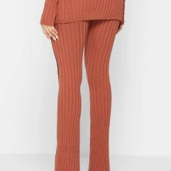 Woman Leggings Distressed Knitted Leggings With Button Detail - Rust