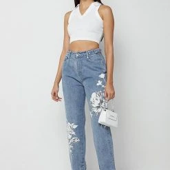 Woman Denim Flower Print Mom Jeans - Mid Blue
