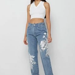 Woman Denim Flower Print Mom Jeans - Mid Blue