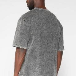 Man T-Shirts Gothic T-Shirt - Washed Black