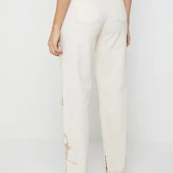 Woman Denim Line Art Mom Jeans - Ecru