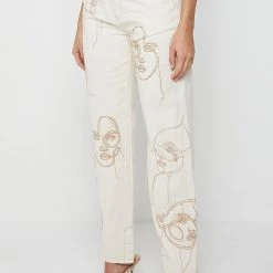Woman Denim Line Art Mom Jeans - Ecru