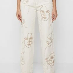 Woman Denim Line Art Mom Jeans - Ecru