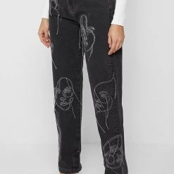 Woman Denim Line Art Mom Jeans - Washed Black