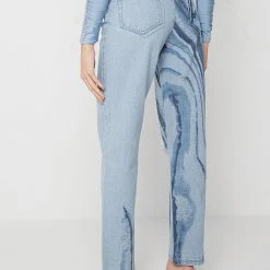 Woman Denim Marble Print Mom Jeans - Light Blue