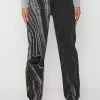 Woman Denim Marble Print Mom Jeans - Washed Black