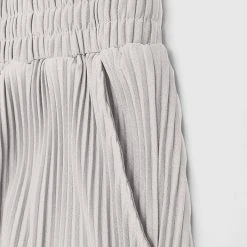 Man Shorts SHORTS SETS Pleated Shorts - Ice Grey