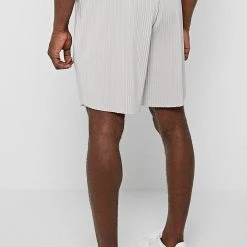 Man Shorts SHORTS SETS Pleated Shorts - Ice Grey