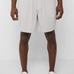Man Shorts SHORTS SETS Pleated Shorts - Ice Grey