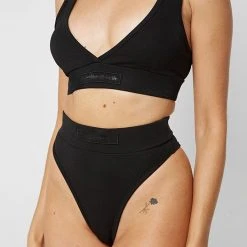 Woman Lingerie Plunge Bralette - Black