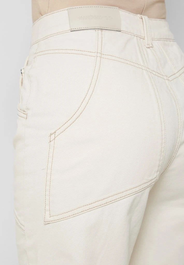 Woman Denim Pocket Detail Mom Jeans - Ecru