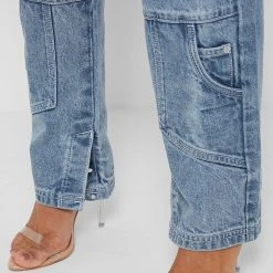 Woman Denim Pocket Detail Mom Jeans - Mid Blue