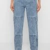 Woman Denim Pocket Detail Mom Jeans - Mid Blue
