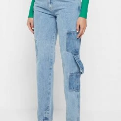 Woman Denim Denim Cargo Mom Jeans - Mid Blue
