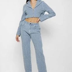 Woman Denim Textured Denim Mom Jeans - Blue