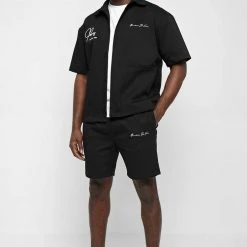 Man Shorts Signature Cargo Shorts - Black