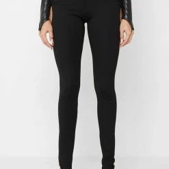 Woman Leggings Cut-Out O-Ring Leggings - Black