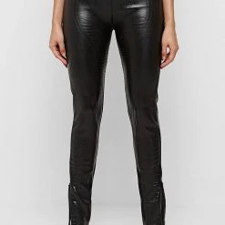Woman Leggings Debossed Contour Leggings - Black