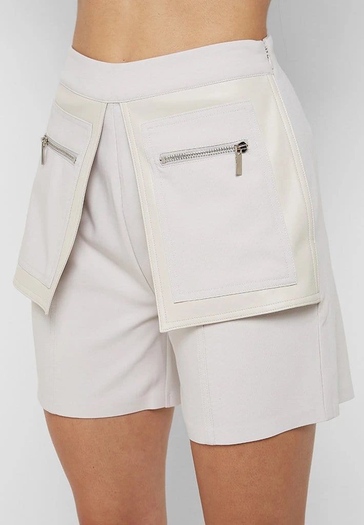 Woman Shorts Double Pocket City Shorts - Stone