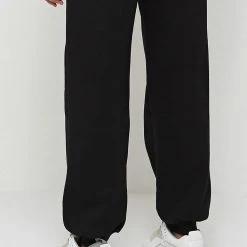 Woman Essential Essential Joggers - Black TRACKSUITS