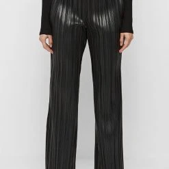 Woman Trousers Pleated Leather Trousers - Black