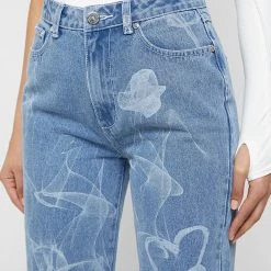 Woman Denim Smoke Print Mom Jeans - Mid Blue