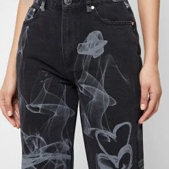 Woman Denim Smoke Print Mom Jeans - Washed Black
